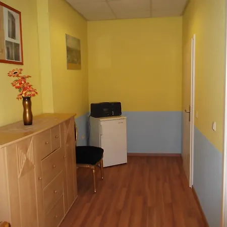 Zimmerfrei-Dresden Mit Bad-Minikuche Self Check In 24-7 Room photo